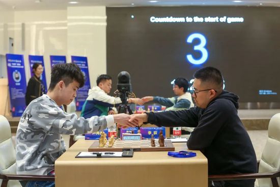 我与喂奶少妇燕的性经历