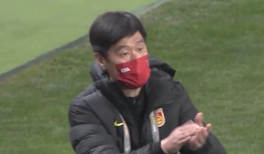 年轻漂亮的妈妈